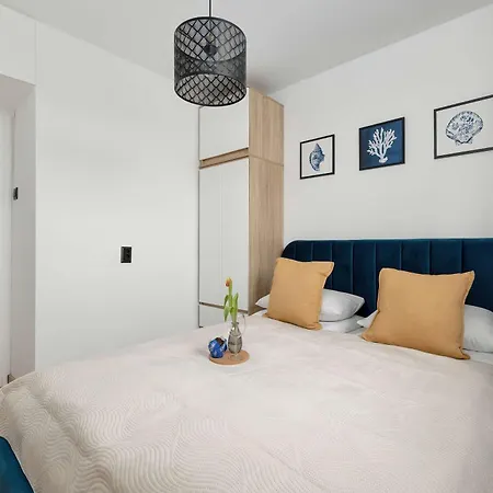 Nadmorski Z Balkonem W Kolobrzegu By Renters Apartment *