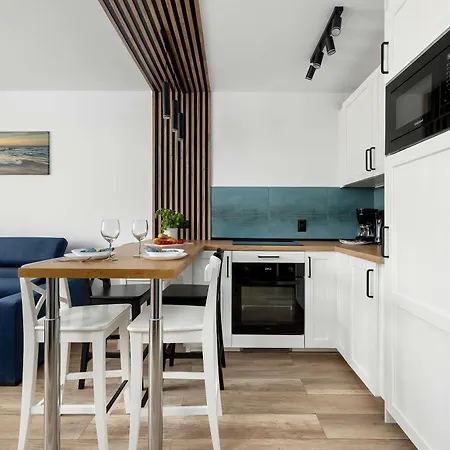 Nadmorski Z Balkonem W Kolobrzegu By Renters Апартаменты *