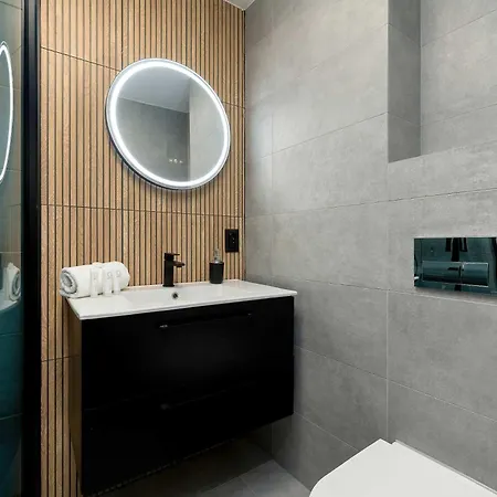 Nadmorski Z Balkonem W Kolobrzegu By Renters * Колобжег