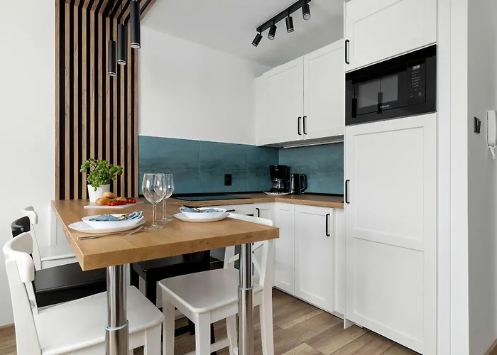 Nadmorski Z Balkonem W Kolobrzegu By Renters Apartment